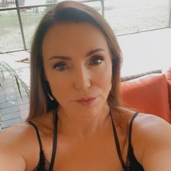 Profile Picture of Heidi Pfeffer (@heidipfeffer) on Poshmark