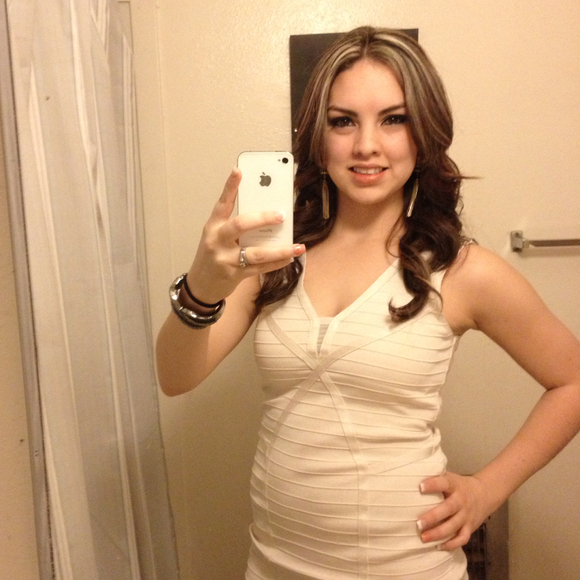 Profile Picture of Yesenia Ibarra (@yesi321) on Poshmark