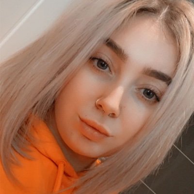 Profile Picture of Michaela King (@michaelaking_xx) on Twitter