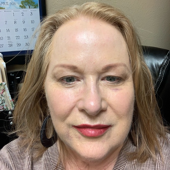 Profile Picture of Pam Uslan (@pjuslan) on Poshmark