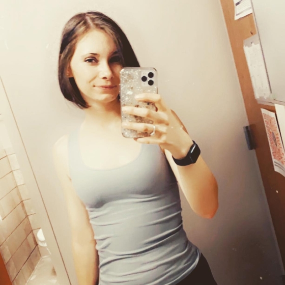 Profile Picture of Raven Stivers (@ravenstivers) on Poshmark