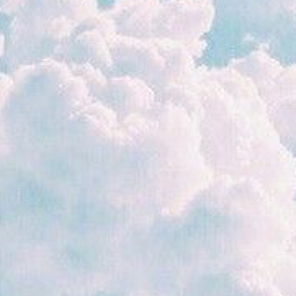 Profile Picture of Jia Kim (@jjsellsxo) on Poshmark