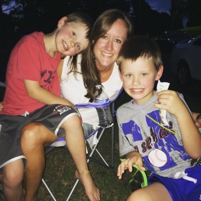 Profile Picture of Lindsey Hassenzahl (@lulugfg) on Twitter