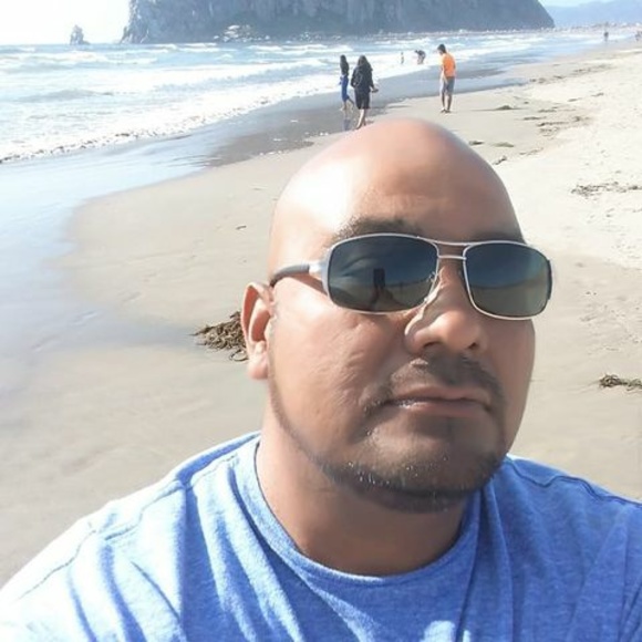 Profile Picture of Daniel Arroyo (@darroyo1971) on Poshmark