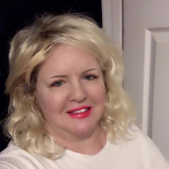 Profile Picture of Charla Snellings evans (@charla_s) on Poshmark