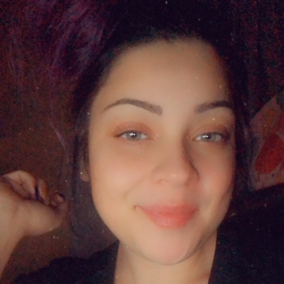 Profile Picture of Crystal Aguero chacon (@mariie1023) on Poshmark
