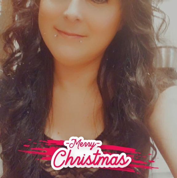 Profile Picture of Viky Enney (@vikki69) on Poshmark