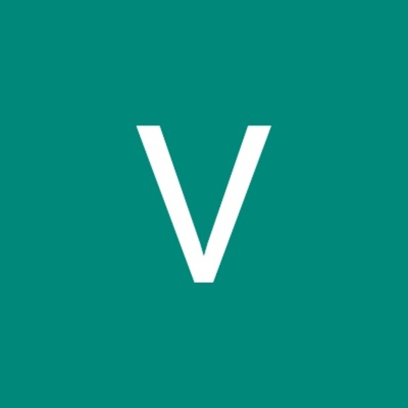 Profile Picture of Valeriana Gmartino (@valeriana_g) on Poshmark