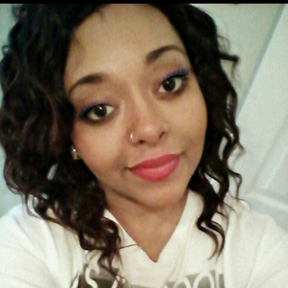 Profile Picture of Kanei Lindsay (@kanei) on Poshmark