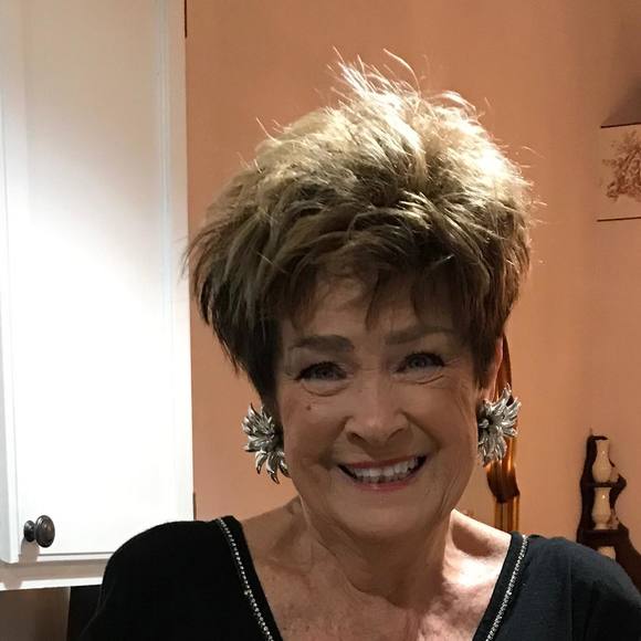 Profile Picture of Kay Wilcox (@kay_wilcox) on Poshmark