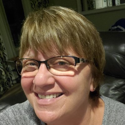 Profile Picture of Cheryl Barton (@Cheeryapples) on Twitter