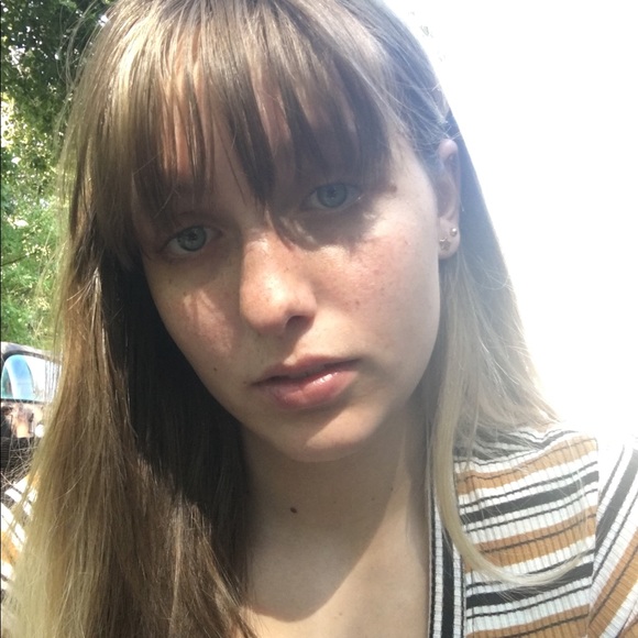 Profile Picture of Taylor Goodier (@taylorgoodier) on Poshmark