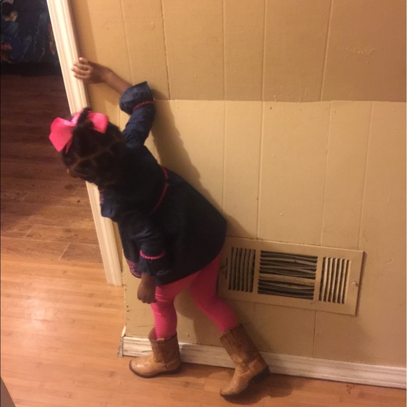 Profile Picture of Crystal Conerly (@cconerly27) on Poshmark
