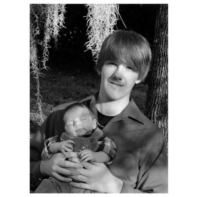 Profile Picture of Shannon Knapp (@Paws212) on Twitter