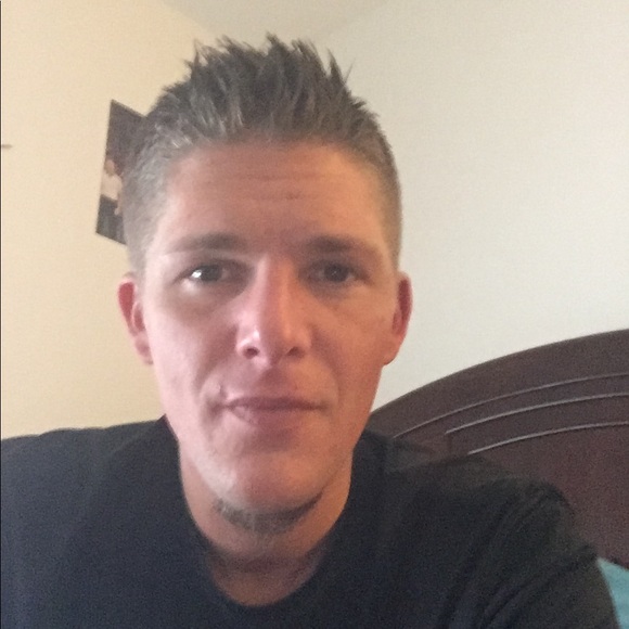 Profile Picture of Jeremy Layton (@jaylay05) on Poshmark