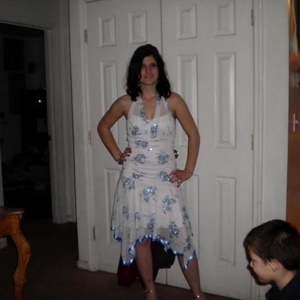 Profile Picture of April Tomblin (@lovekiller54) on Myspace