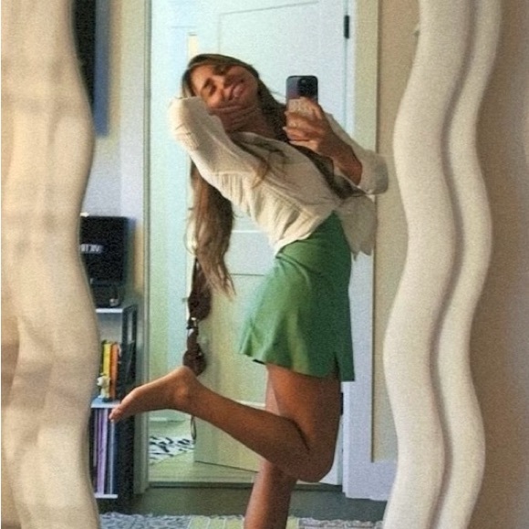 Profile Picture of Carmen Zarcone (@czarcone520) on Poshmark