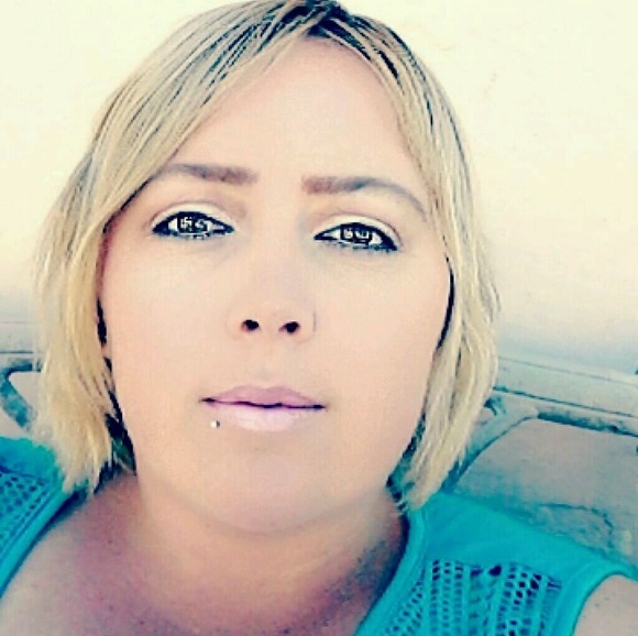 Lorie Rowan - Poshmark Profile Picture of Lorie Rowan (@lorierowan33) on Poshmark