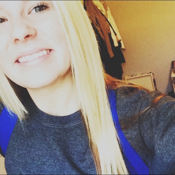 Profile Picture of Brianna Conatser (@bconatser) on Poshmark