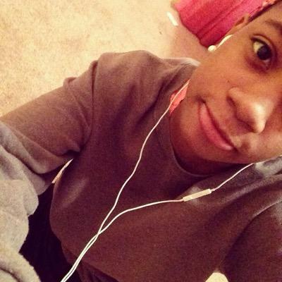Profile Picture of Crystal (@ShiversCrystal) on Twitter