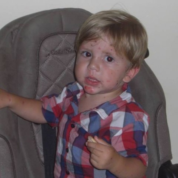 Profile Picture of Emanuela Emanuela (@emanuelae) on Poshmark