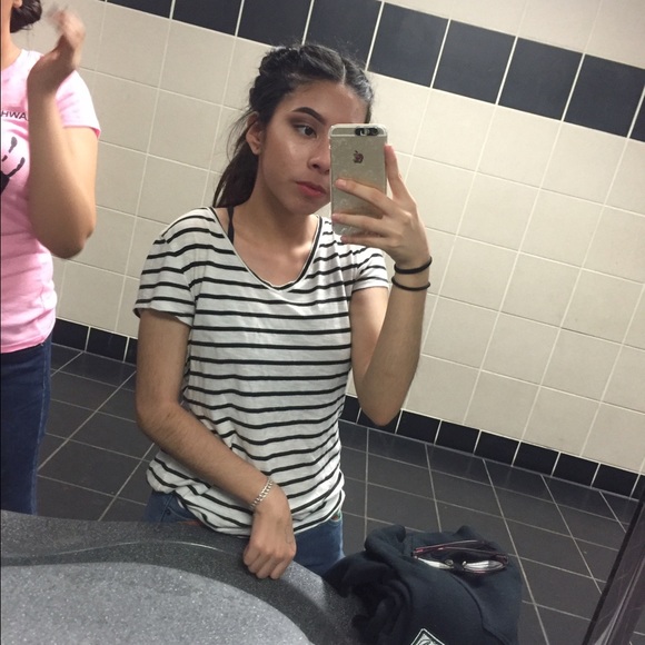 Profile Picture of Brittney Ramirez (@b37v) on Poshmark