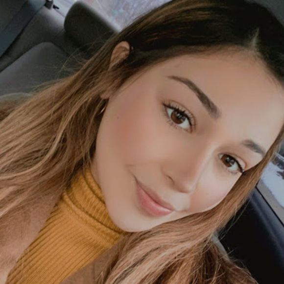 Profile Picture of Ana paula Jaureguizar (@ajaureguizar) on Poshmark