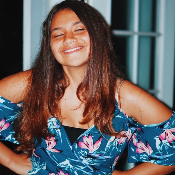 Profile Picture of Alexandria Brents (@alexandriagrac) on Poshmark