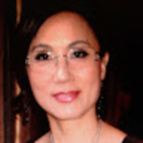 Profile Picture of Tina Zhao (@tinazhao1008) on Poshmark