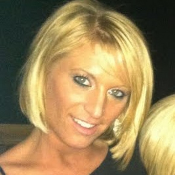Profile Picture of Danielle Borkowski (@danielleborkows) on Poshmark