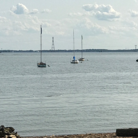 Profile Picture of Lisa Garbett (@leeza1) on Poshmark