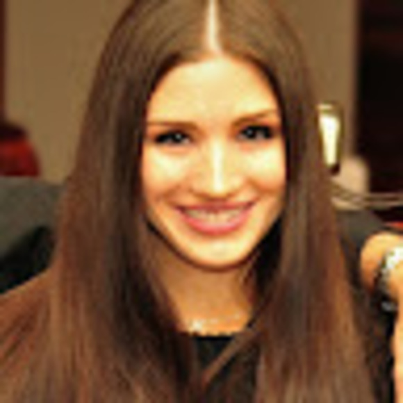 Profile Picture of Krystle Wright (@mrskrystlew) on Poshmark