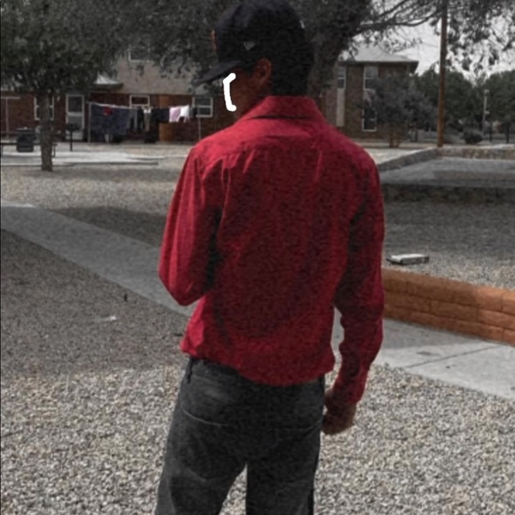 Profile Picture of Kevin Flores (@ybnkevvv) on Poshmark