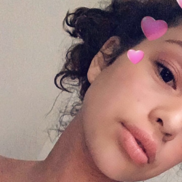 Profile Picture of Bianca Pagel (@biancabo7) on Poshmark