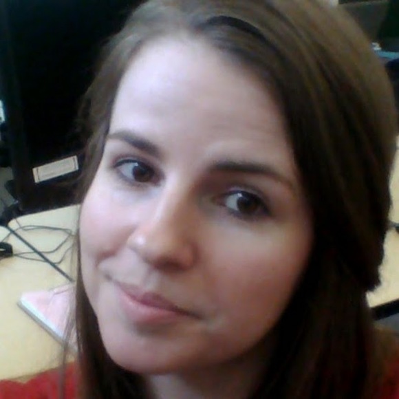 Profile Picture of Stephanie Kugler (@stephaniekugler) on Poshmark