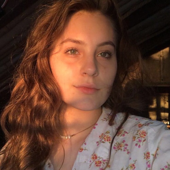Profile Picture of Justine Gottschalk (@justineayelet) on Poshmark