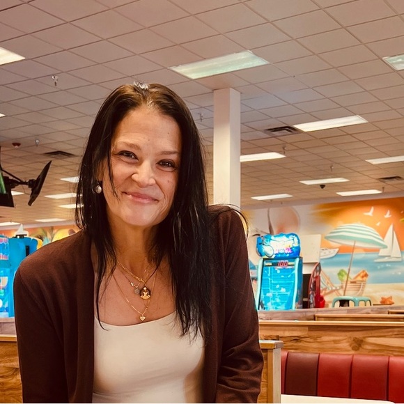 Profile Picture of Meredith Wilson (@meredithashley1) on Poshmark