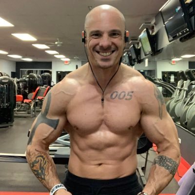 Profile Picture of Jeremy Harlow (@Dadzilla27) on Twitter