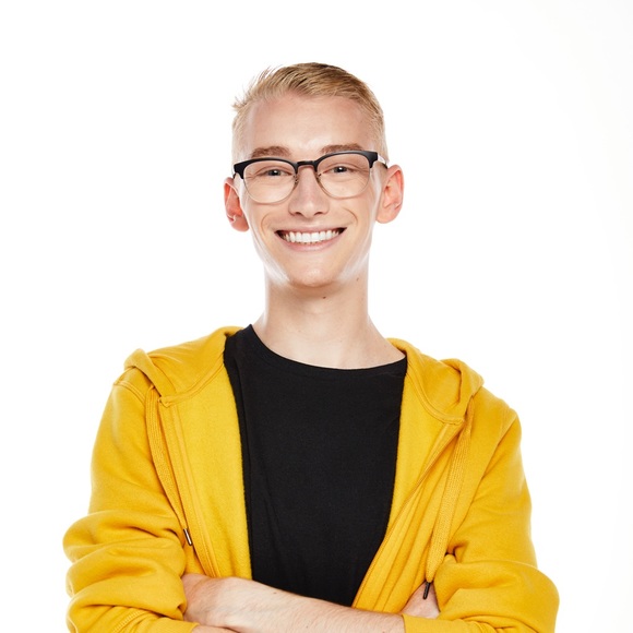 Profile Picture of Jake Henley (@jakeh2298) on Poshmark