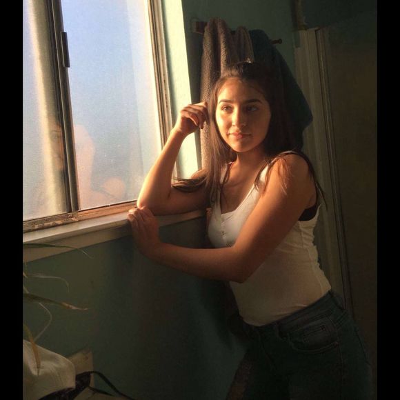 Profile Picture of Brenda Ceja (@brendaceja563) on Poshmark