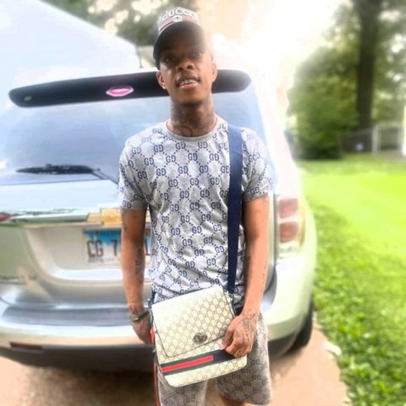 Profile Picture of Reyan Clower (@reyanclower) on Poshmark