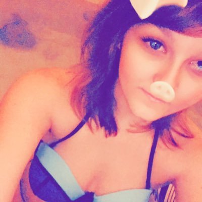 Profile Picture of Amber Engel (@AngelAmber1432) on Twitter