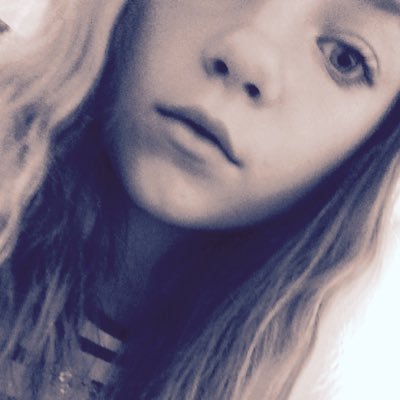 Profile Picture of Julia Paton (@juliaupaton) on Twitter