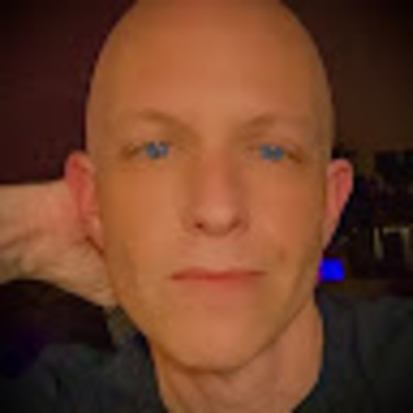 Profile Picture of Zachary Huff (@zhuff79) on Poshmark