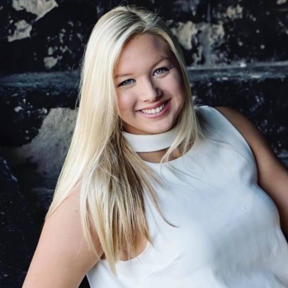 Profile Picture of Chaney Jones (@chaneyjones) on Poshmark