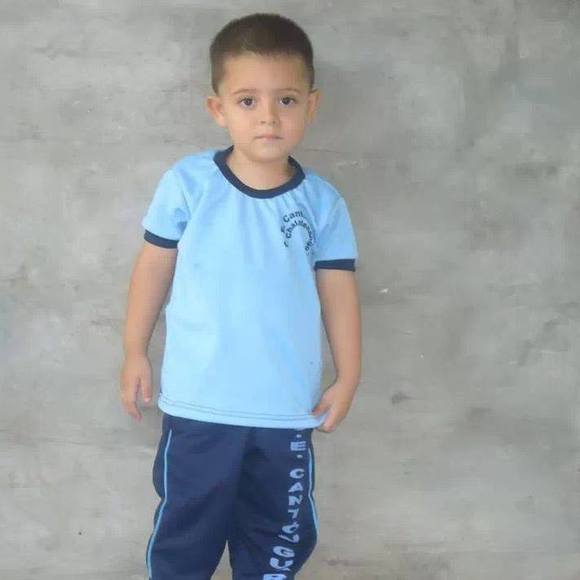 Daniel Alvarenga - Poshmark Profile Picture of Daniel Alvarenga (@danielalvare128) on Poshmark