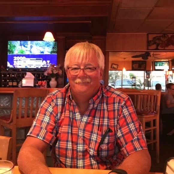 Profile Picture of Chris Walsh (@chriswalsh563) on Poshmark