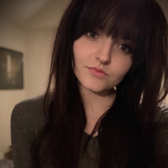 Profile Picture of Zoe Santopietro (@zsanto) on Poshmark