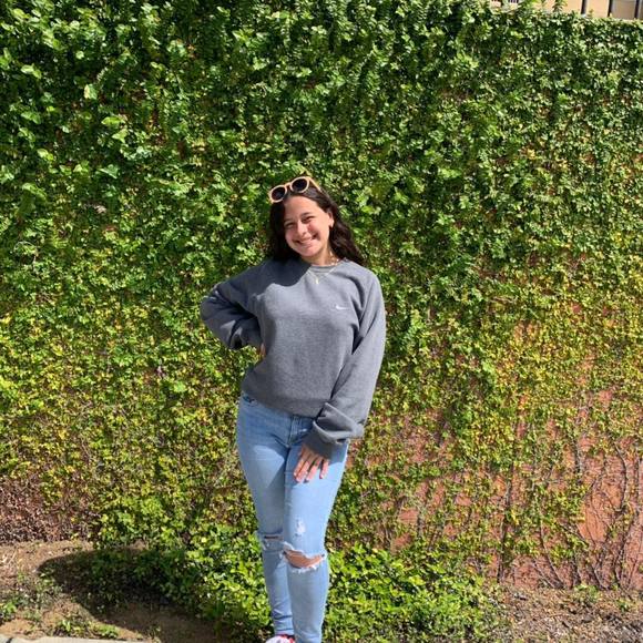 Profile Picture of Ana victoria Pereda (@anapereda21) on Poshmark