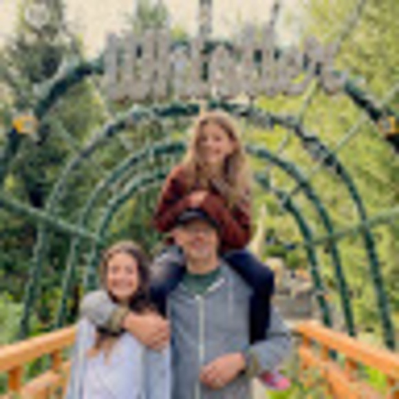 Profile Picture of Stefania Giobbe (@stefaniagiobbe) on Poshmark